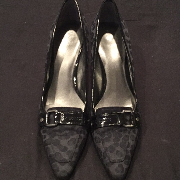 Bandolino Black Leopard Heels - Picture 2 of 6